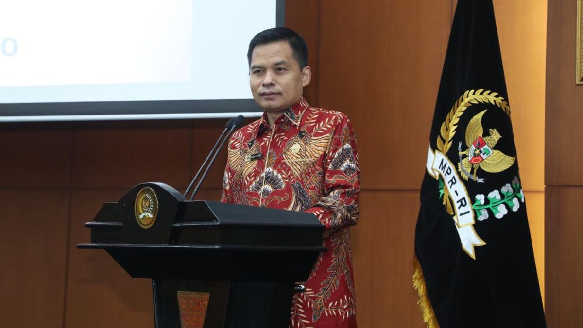KPK Korupsi Sekjen MPR: Klarifikasi Pejabat & Krisis Yamaha Pasca MotoGP Italia